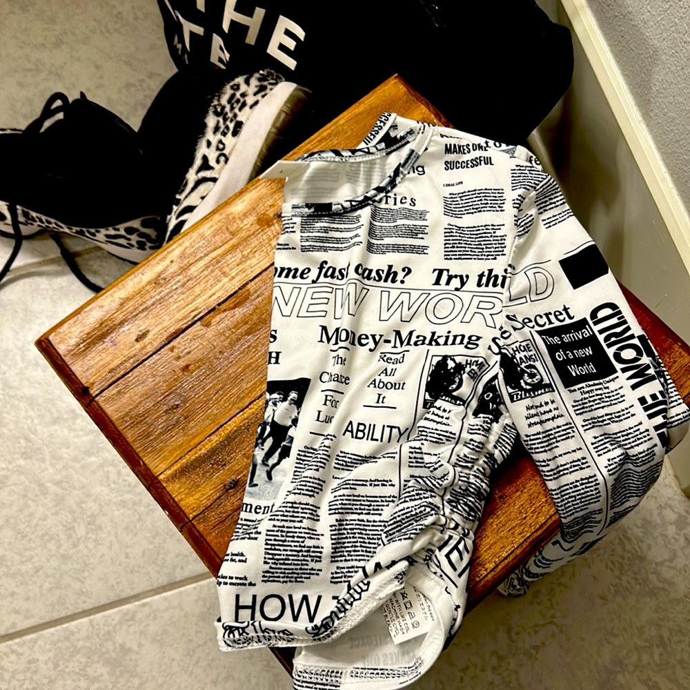 black and white long sleeve shirt